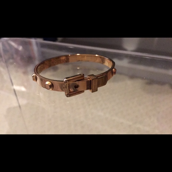 Cuff - Picture 1 of 1